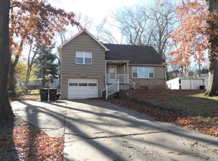 8863 E 52nd Ter, Raytown, MO 64133