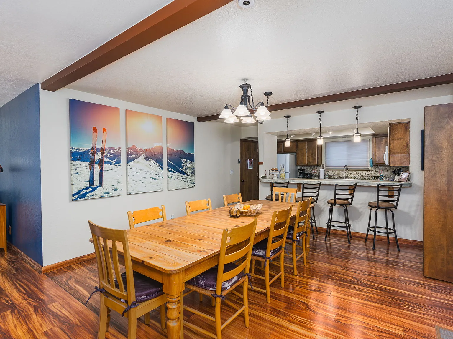 2 bed, 1417 sqft, $4,200 — Photo 2