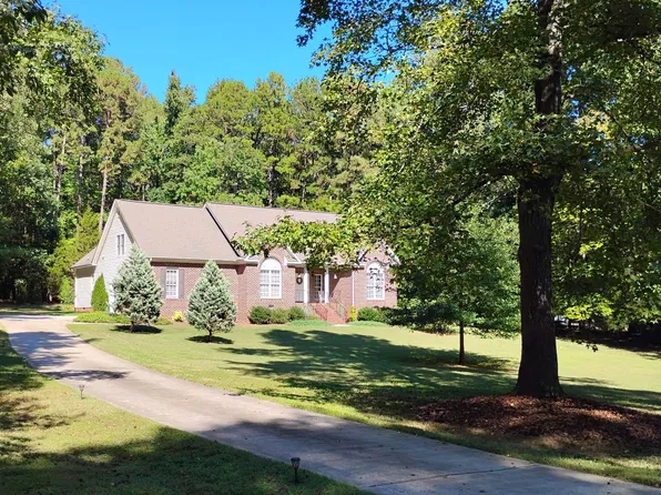 113 Beechwood Dr, Youngsville, NC 27596