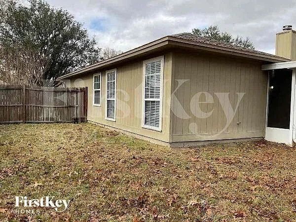 8047 Queensferry Ln — Photo 11