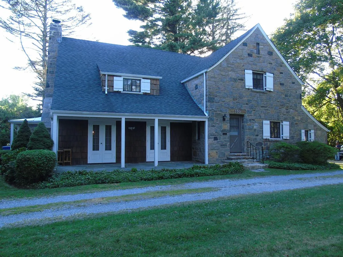 Front of House (dining room covered patio in left backround/parking for 3-4 cars to the right) - 350 Stratton Rd