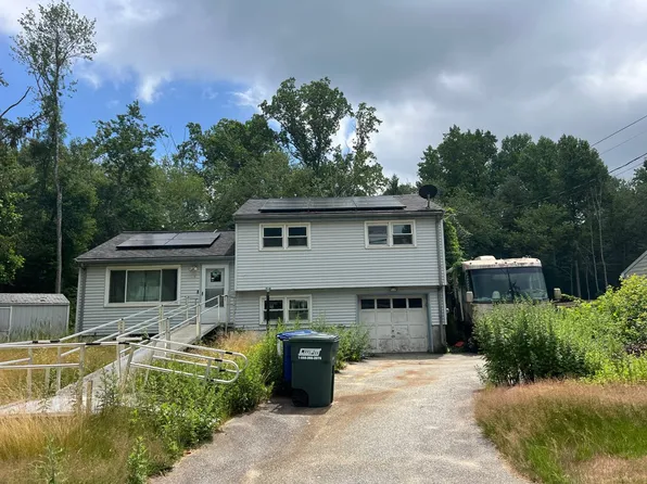 6 Village Dr, Ledyard, CT 06339