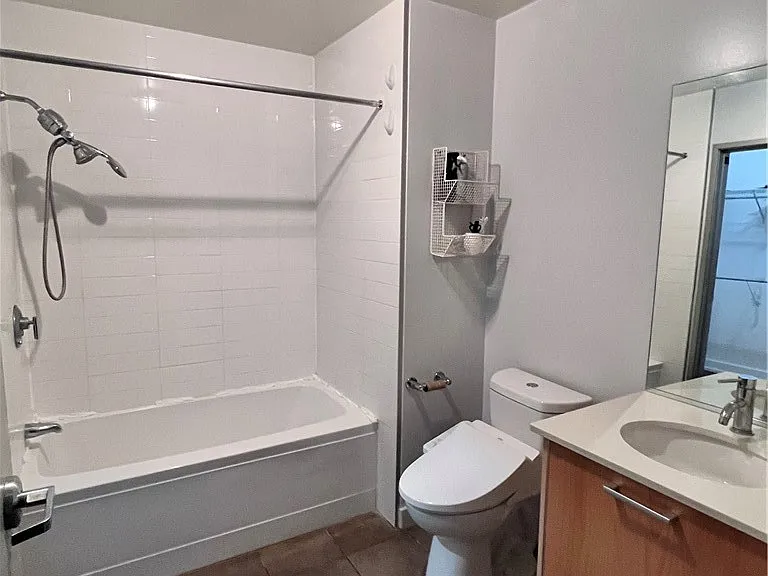 645 W 9th St #508 — Photo 10