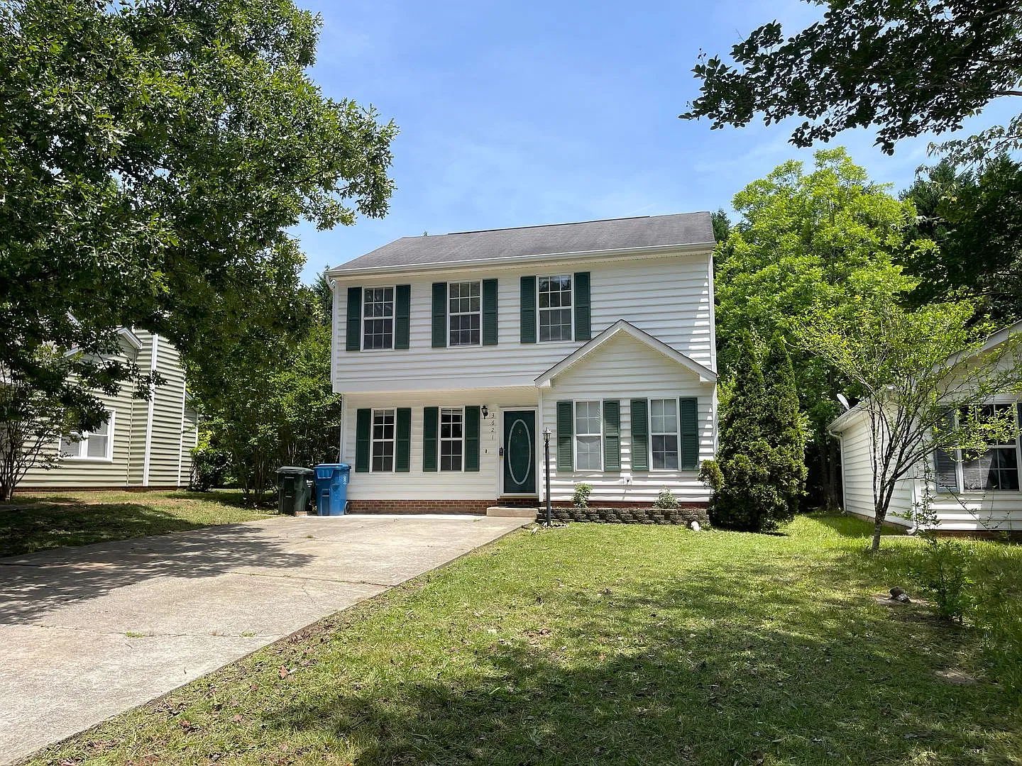 Wonderful location for this 3 bedroom 2.5 bath home in South Durham! — Photo 1