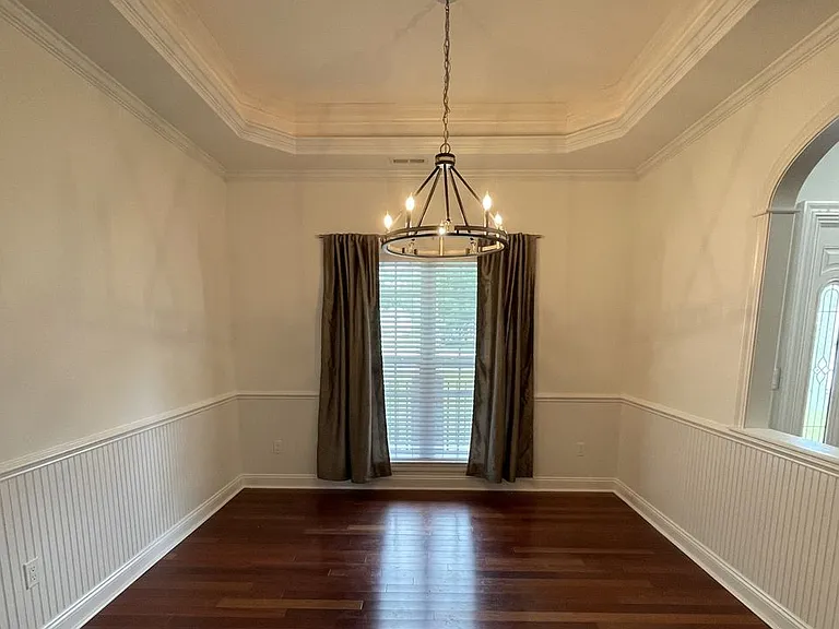 603 Salem Ct — Photo 5
