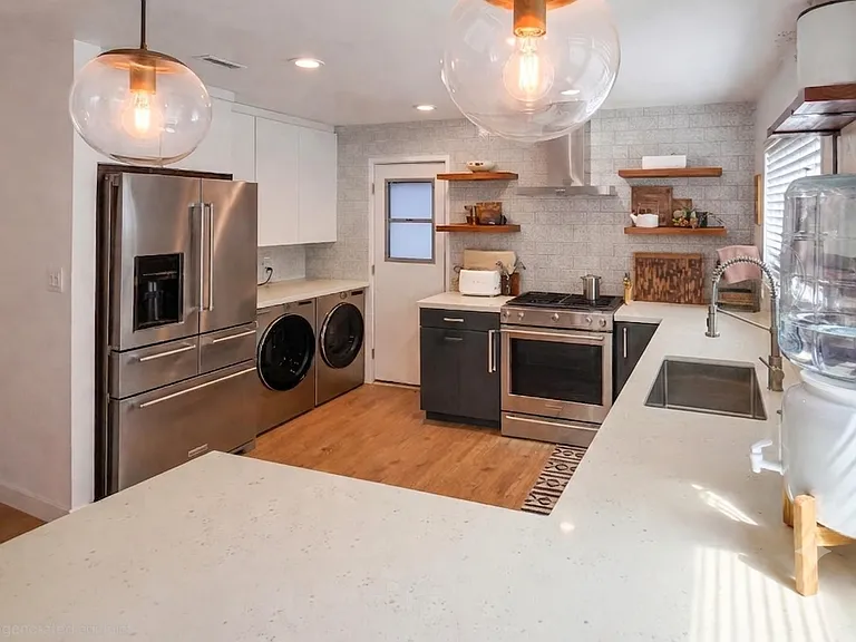 4822 Chateau Dr — Photo 9