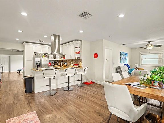 5th image of 2117 MARY SUE STREET