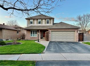 39 Colonial Cres, Grimsby, ON L3M 5H3