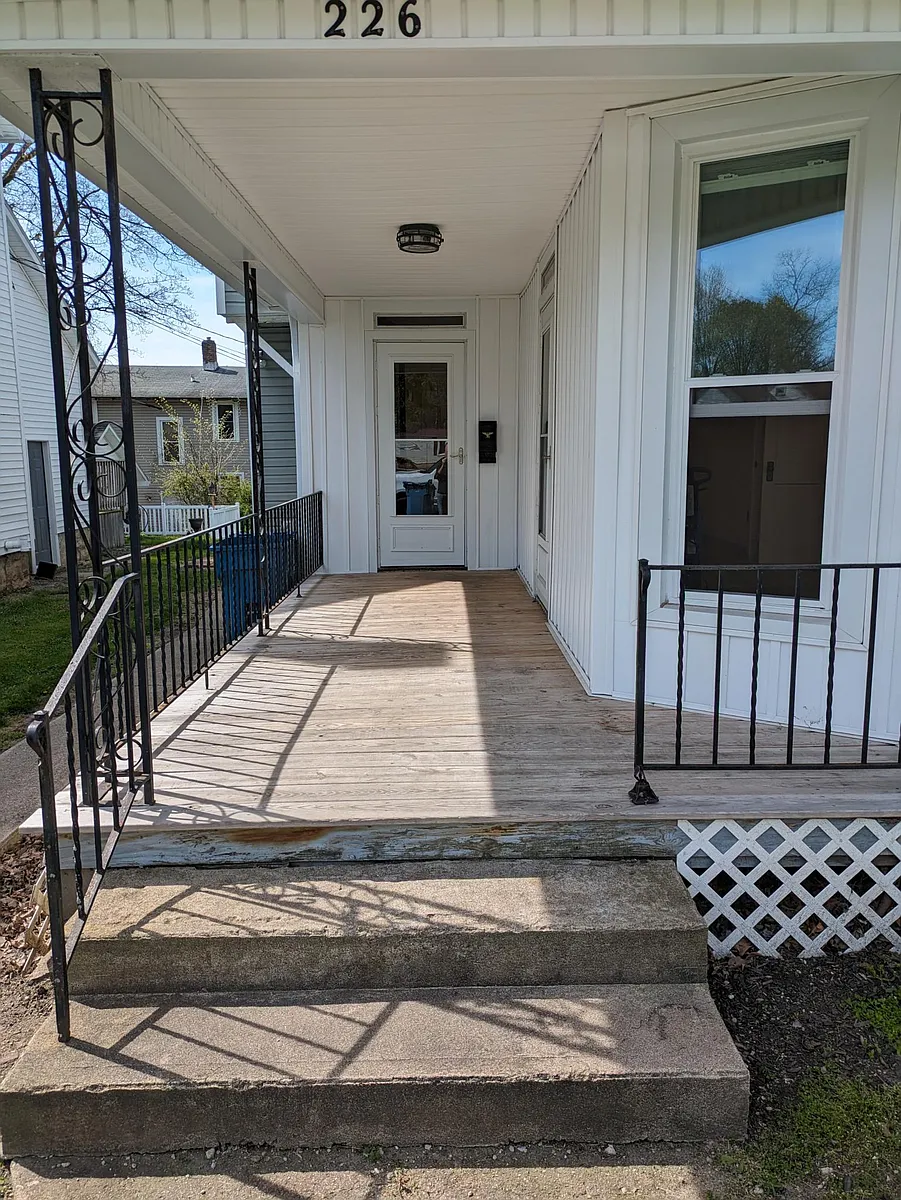 Building Photo - 226 E Auburn Ave