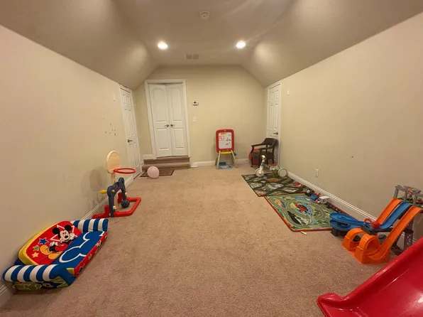 7332 Sweetgate Ln, Denton, TX 76208