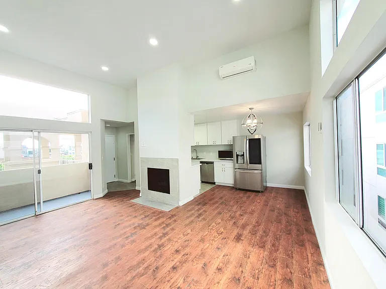 1559 Armacost Ave #302 — Photo 5