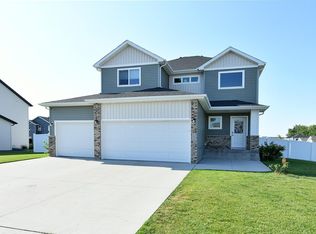 5494 Tanner Ave S, Fargo, ND 58104