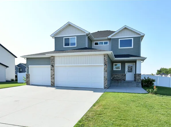 5494 Tanner Ave S, Fargo, ND 58104