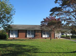 1806 John Small Ave, Washington, NC 27889