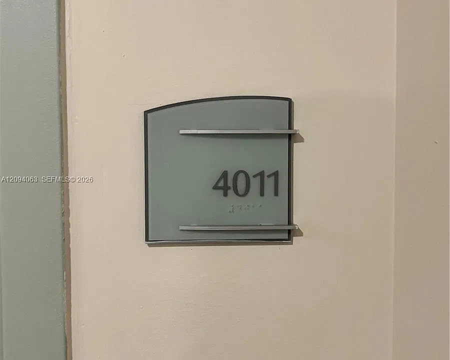 1900 N Bayshore Dr #4011