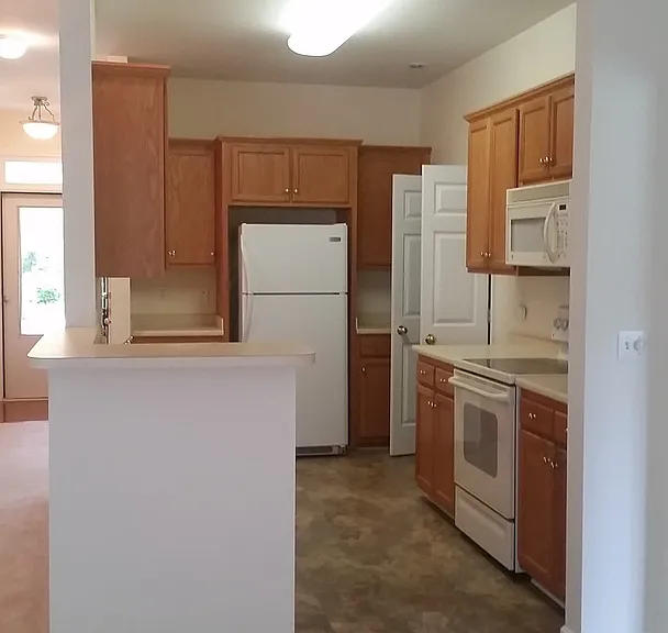108 Azalea Dr — Photo 2