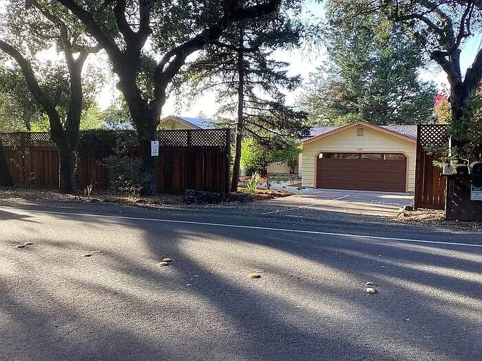 3 bed, 2.5 bath, 1598 sqft, $4,350 — Photo 1