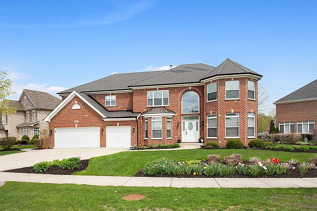 1st image of 347 Erie Cir