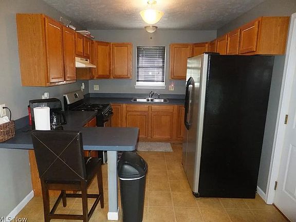 2nd image of 3706 Henritze Ave