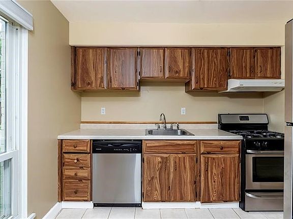 5th image of 336 College Park Dr #336