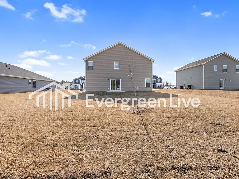 1005 Kinness Dr — Photo 3
