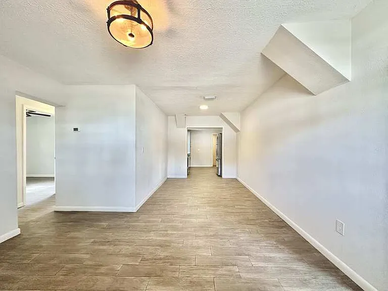2928 W Elrod Ave — Photo 13