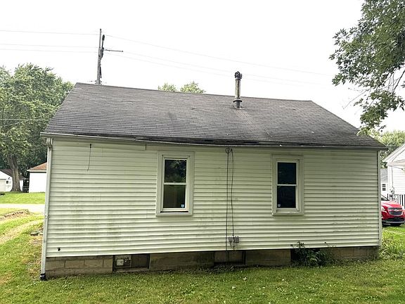3rd image of 541 Burns St