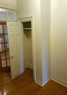 Rented by NYC Realty Brokers LLC | media 21