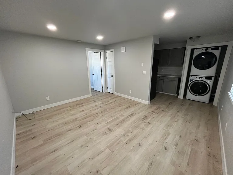 601 Beatty St — Photo 2