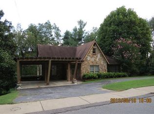 327 W Walnut St, Erin, TN 37061