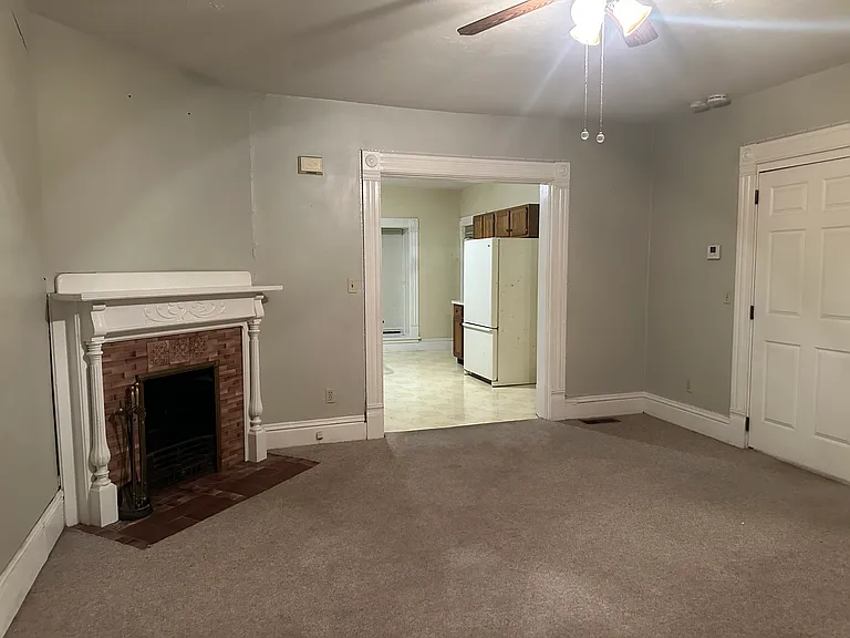 447 E Erie St — Photo 5