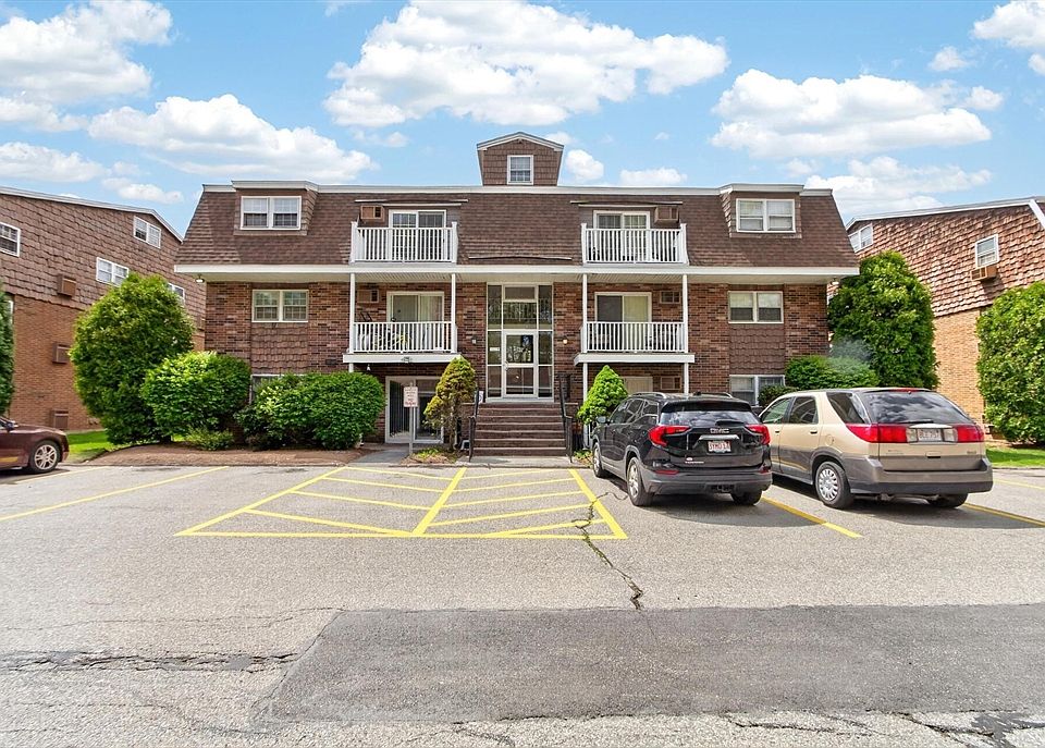 1st image of 90 Beacon St APT 12