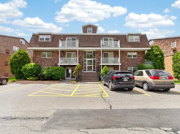 90 Beacon St APT 12, Lawrence, MA 01843