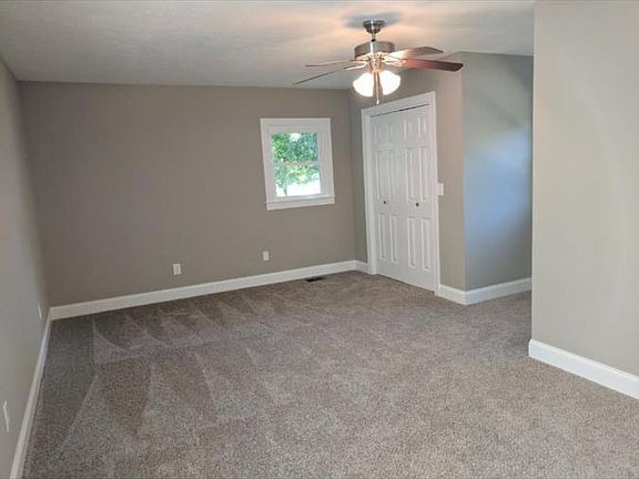 3rd image of 403 Valley View Dr