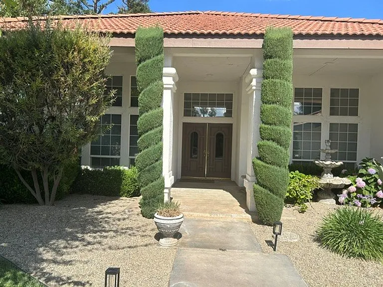 2112 Classen St — Photo 2