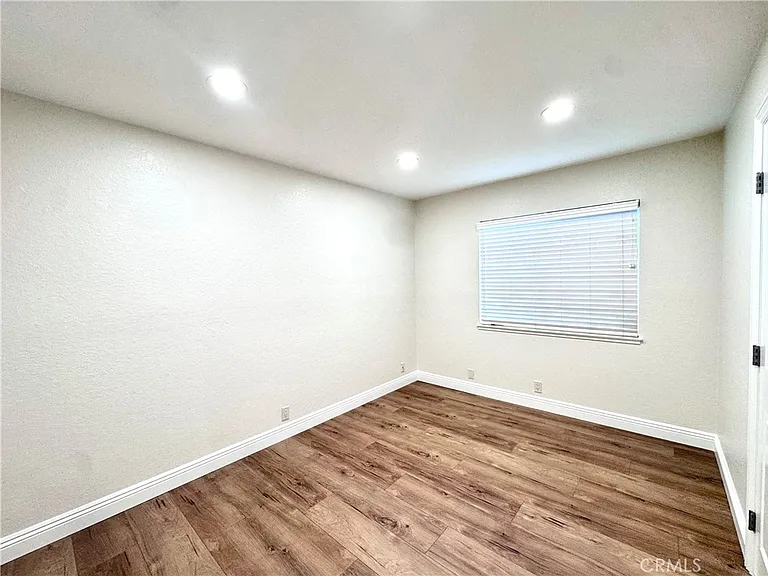 27651 Soltero — Photo 18
