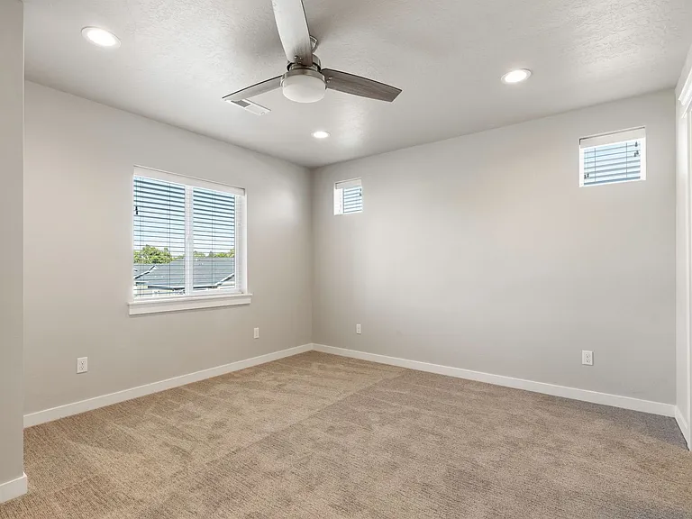 540 Black Beard St #BLAC540 — Photo 33