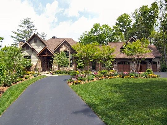 1st image of 208 Shadybrook Trl