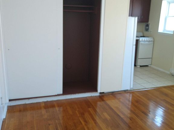 2nd image of 154 Fountain St #2G2