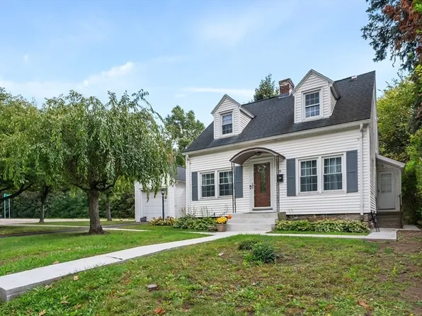 36 Melrose St, Worcester, MA 01605