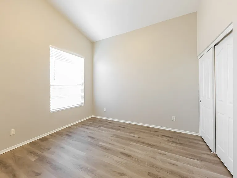 2709 N 122nd Ave — Photo 14