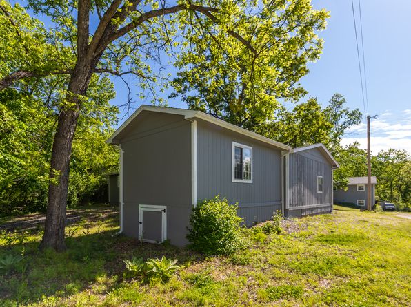 13 Leisure Rd, Eldon, MO 65026