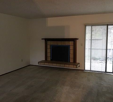 5th image of 831 Auburn Ravine Rd