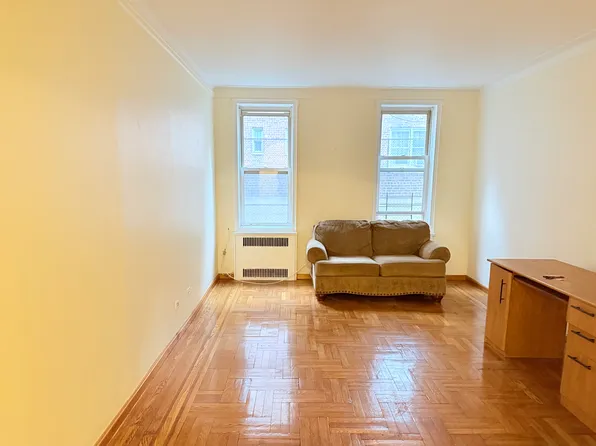 1900 Quentin Road image 3 of 7