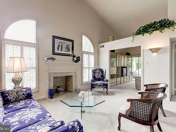 4th image of 10837 Luxberry Dr #28
