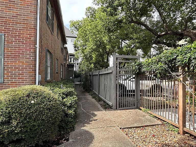 1840 Branard St #2 — Photo 4