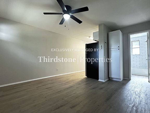 4th image of 1930 Park St #B