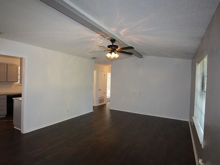 1107 Jan St — Photo 10