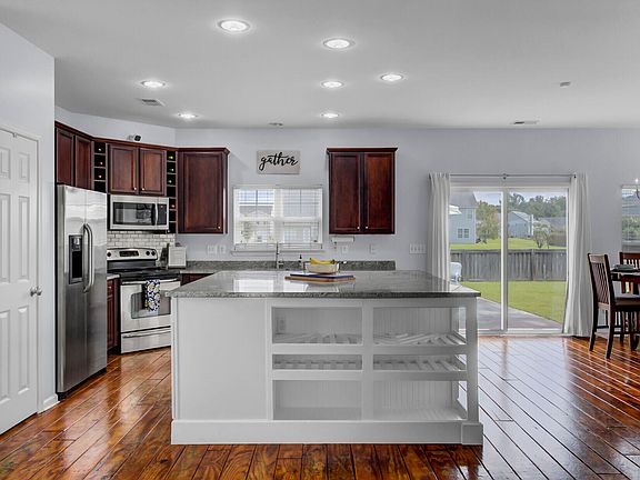 3rd image of 8198 Copperas Hill Dr