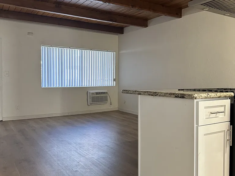 6868 Laurel Canyon Blvd #5 — Photo 3